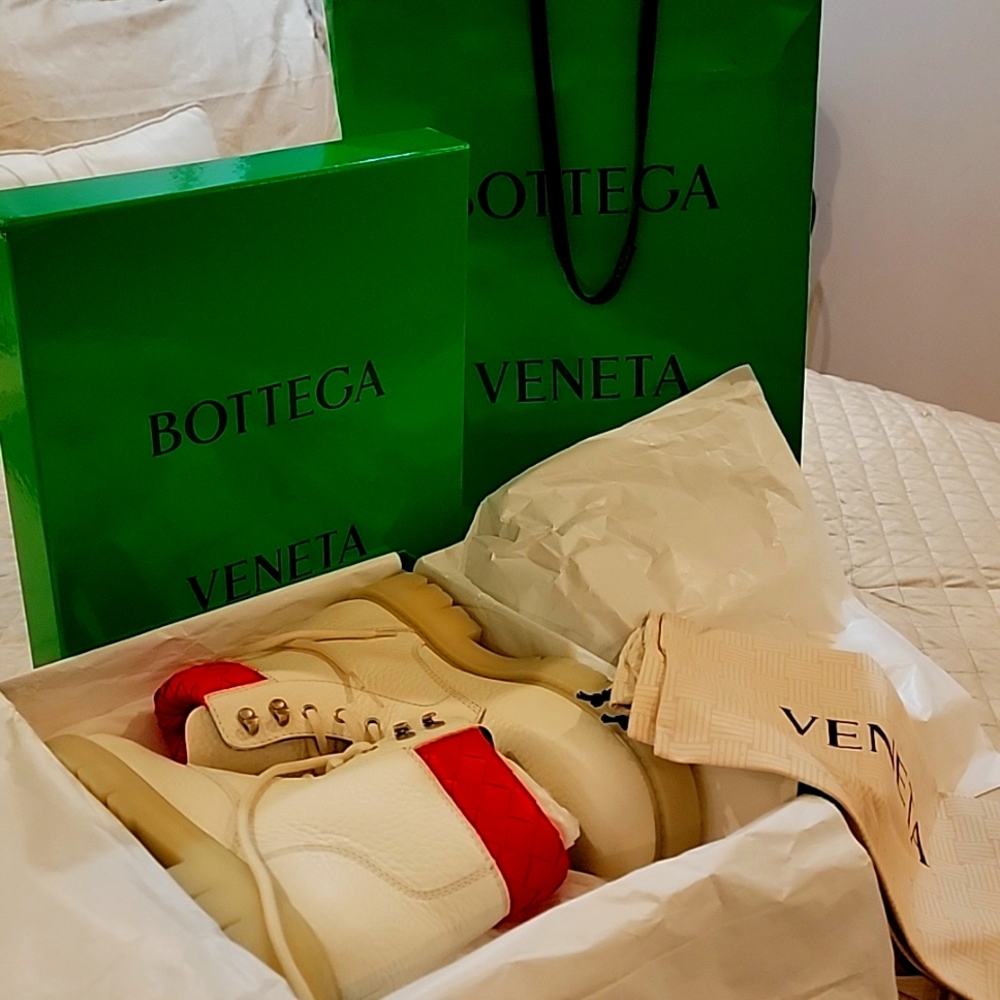 Bottega Veneta Men's shoes